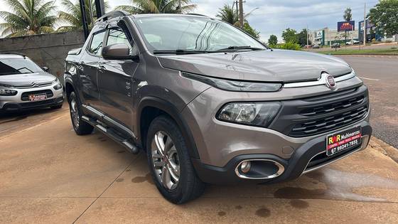 FIAT TORO 2.0 16V TURBO DIESEL FREEDOM 4WD AT9 FIAT TORO 2.0 16V TURBO DIESEL FREEDOM 4WD AT9